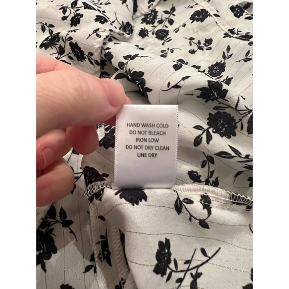 Alice Blue Women’s Black White Floral Ruffle Short Sleeve Blouse Small - Picture 6 of 9